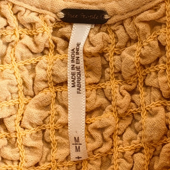 Women’s FREE PEOPLE Juliette textured smocked romper- Size medium - Picture 4 of 5